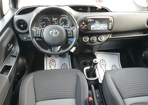 Toyota Yaris cena 49900 przebieg: 82103, rok produkcji 2017 z Warszawa małe 529